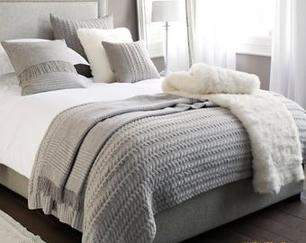 Manta de piel de alpaca bebé, blanco natural, lujo para dormitorio, hecha a mano en Perú.