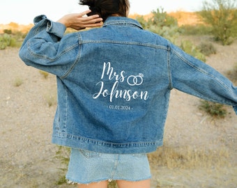 Giacca di jeans personalizzata Mrs Bride, giacca di jeans personalizzata per la sposa, regalo personalizzato per la sposa con nome e data, regalo di fidanzamento per la sposa