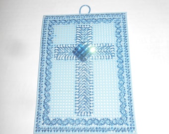 Cruz para colgar en la pared (3 colores)