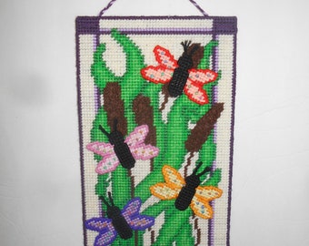 Colgante de pared de libélula