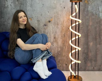 Houten vloerlamp, hoekvloerlamp voor woonkamer, moderne industriële vloerlamp, staande lamp, led-licht houten vloerlamp