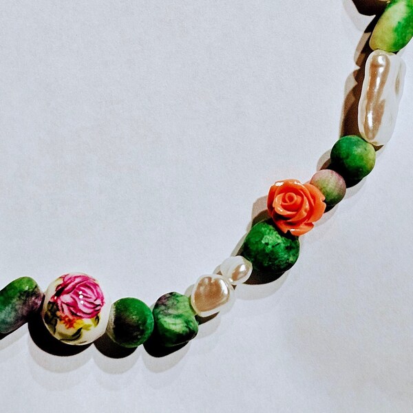 Handmade Floral and Gemstone-Inspired Bead Necklace with Vintage Charm