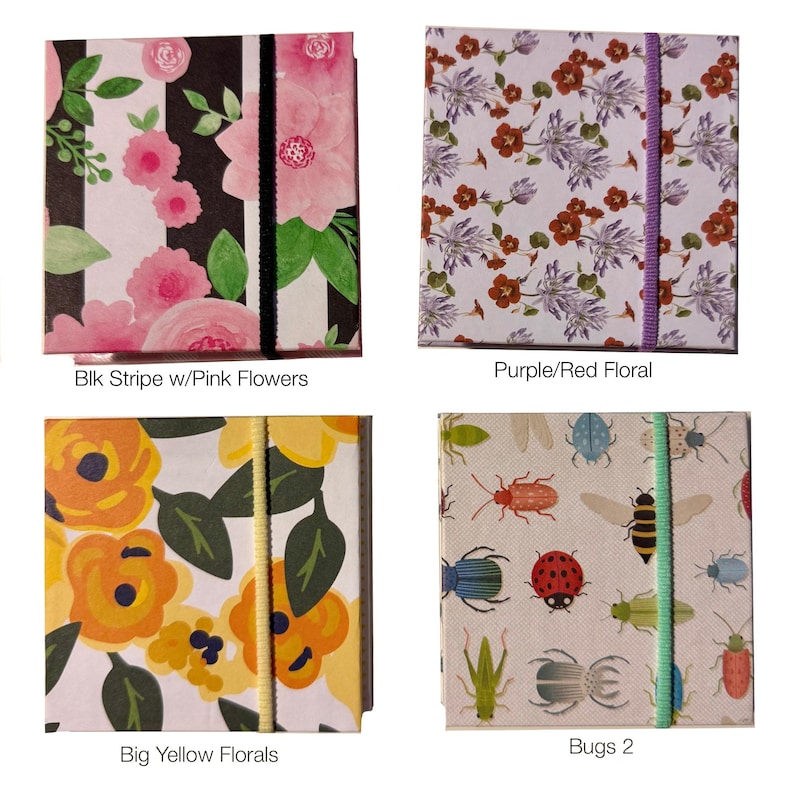 Pu&ograve; includere: Quattro quaderni quadrati con chiusure elastiche. In alto a sinistra: strisce bianche e nere con fiori rosa. In alto a destra: motivo floreale viola e rosso. In basso a sinistra: grandi fiori gialli. In basso a destra: vari insetti colorati.