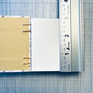 Mini album da disegno ad acquerello: diario artistico quadrato da 7,6 cm fatto a mano immagine 2