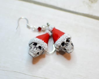Orecchini Creepmas, teschio con cappello di Babbo Natale, orecchini natalizi gotici, ghirlanda nera, fantasma con ghirlanda