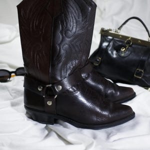 Leren vintage westernlaarzen dames cowgirl cowboy geborduurde puntige teen hakken moto middellange donkerbruine rockabilly rodeo schoenmaat 36 37