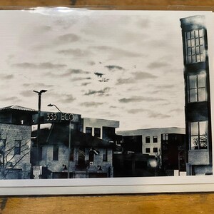 Paisagem urbana de apartamentos, centro de Colorado Springs, cartão de felicitações em branco preto e branco com envelope/capa protetora (A2 — 4,25” x 5,5”)