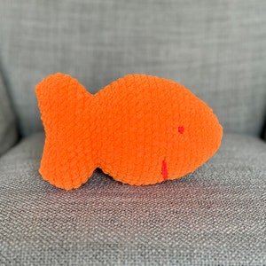Colorful Fish Crackers Crochet Pattern image 2