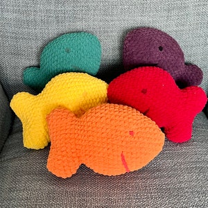 Patrón de crochet de galletas de pescado de colores - Sin costura