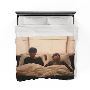 V Taehyung Friends MV Bed Scene Image Velveteen Plush Blanket Throw for BTS Bangtan Room Tae Fan Collection