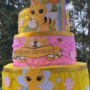 Piñata abejita chiquitita tipo pastel y del personaje de tu preferencia image 6