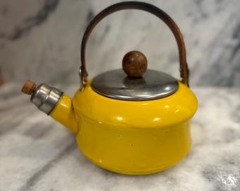 Retro Yellow Tea Kettle - Vintage