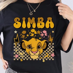 Grunge Simba Lightning-shirt, Disney Lion King Graphic Tee, noodlijdend Simba Head-ontwerp voor Disney-fans, vintage cartoonstijl shirt, D042