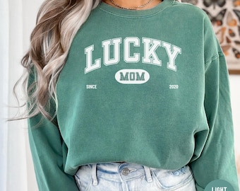 Felpa personalizzata per la consapevolezza della sindrome di Down, maglietta Lucky Mom Dad, Three 21, giornata mondiale della sindrome di Down, regalo di sostegno alla famiglia, T21 Lucky Few, C155