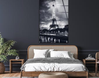 エッフェル塔の夜景を描いたガラス製ウォールアート、白黒のパリの街並み、フランス旅行をテーマにしたインテリア、縦型強化ガラスアート作品