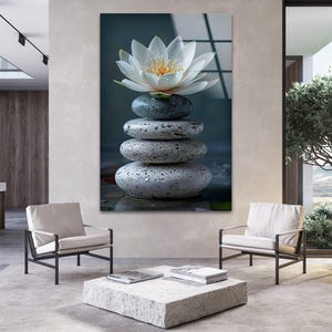Arte de pared de vidrio zen con loto blanco, impresión fotográfica de meditación con piedras de spa apiladas, decoración de pared de vidrio minimalista y tranquila para baño y dormitorio.