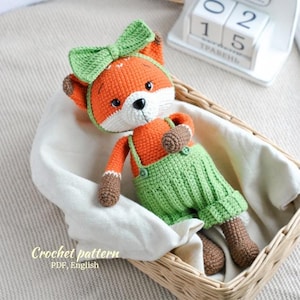 Fox crochet pattern | Amigurumi toy fox stuffed animal tutorial | Woodland animal crochet pattern | Cute crochet fox in green overalls