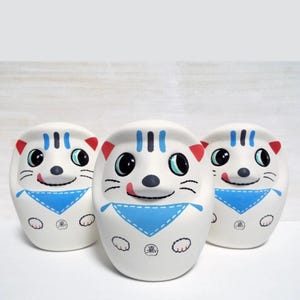 Japanese Cat Daruma Piggy Bank | Hand-Painted Lucky Ornament | “I Love Cats! 2025” | Rustic White Ceramic | Food-Themed Good Luck Charm