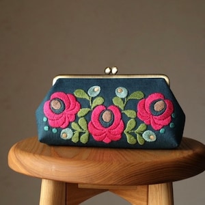 Japanese handmade embroidery flower wallet ,handmade pouch wallet,embroidery wallet purse