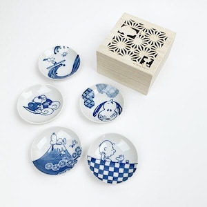 Snoopy Bohnen Teller in Holzbox - 5er Set | Japanische Geschirr | Mikrowellen- & Spülmaschinenfest | Hergestellt in Japan | Geschenkfertig