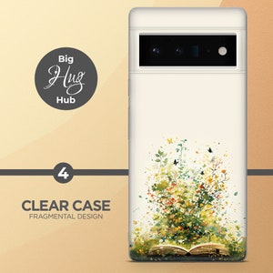 Op de afbeelding: Een transparante telefoonhoes met een ontwerp van een boek met bloemen die eruit groeien. De hoes heeft een witte achtergrond en het ontwerp is in tinten groen, geel en bruin. De hoes is voor een telefoon met een camerabult aan de achterkant.