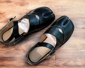 Schwarze Tabi-Loafer mit geteilter Zehenpartie, Damen- und Herren-Slipper, Mary Janes-Schuhe mit klobiger Stollensohle, Freizeitschuhe zum Hineinschlüpfen, Schweinehuf-Stil, Leder-Tabi-Schuhe