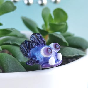 Plant stakes Glass fish figurine Plant sticks Garden decoration Plant pot decor Miniature fish Garden markers Accessory Tiny glass animals