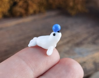 Glass figurines Seal figurine Glass seal Miniature seal Tiny glass animals Blown glass art Terrarium figurines Dollhouse figurines Polar