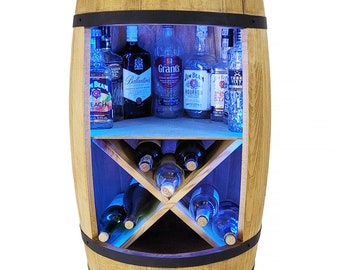 Barra barril de madera con estante para vinos en X e iluminación LED RGB. Barra de salón rústica 80x50cm, Barra de whisky, Mueble de alcohol de madera.