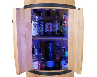 Bar tonneau en bois avec porte et 4 roues éclairage RVB pour bar maison USB 80x50cm chêne clair, Etagère à vin rustique, Casier à whisky