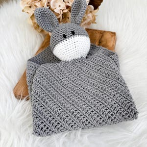 personalisiertes Tuch für Babys oder Kleinkinder, handgemachtes Geschenk zur Geburt, Kuscheltier aus Baumwolle mit personalisierter Karte