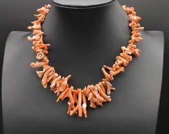 women's necklace with natural red coral from Sardinia, real handmade fringe in Torre del Greco, gold-plated 925 silver clasp