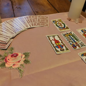 Tapis Oracles, tapis tirages de cartes, médium, ésotérique, tarot, cartes, astrologie, tapis nomades