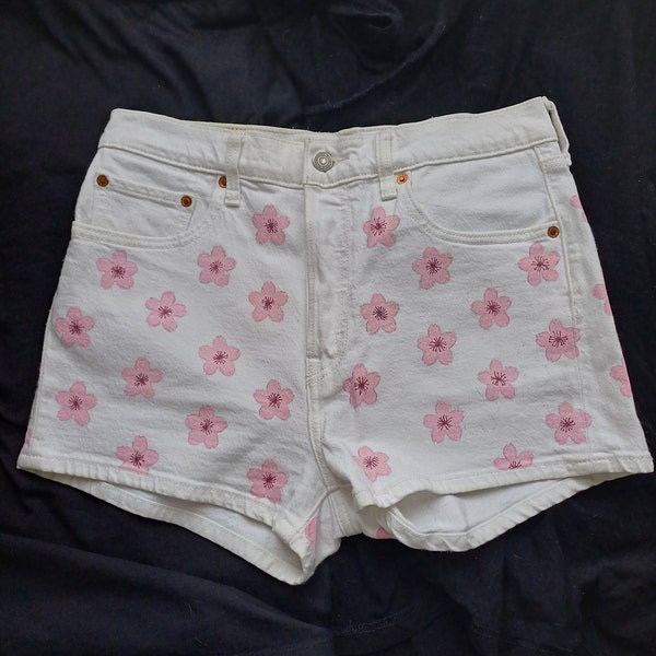 Short en jean motifs sakura