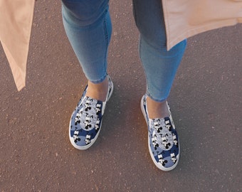 Original Mickey Mouse blue tye dye print Women’s slip-on canvas shoes