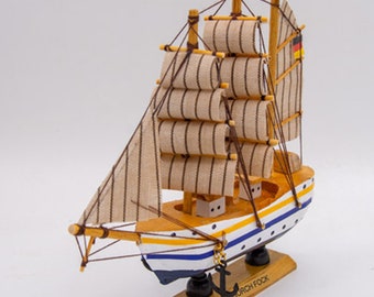 Modellschiff Gorch Fock Schiffsmodell aus Holz - 16 cm