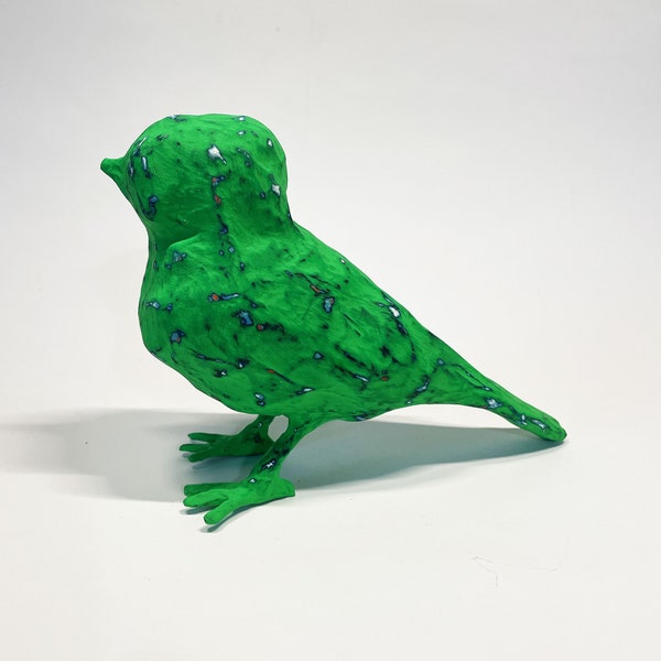 Petit oiseau décoratif en papier maché / collé vert