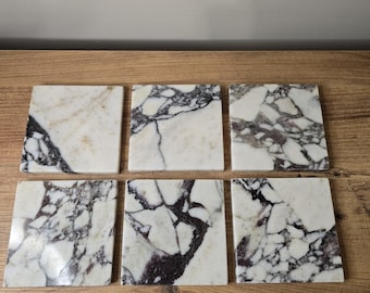 Sottobicchiere in marmo Calacatta Viola con sughero: sottobicchieri quadrati per bevande, arredamento per la casa, per cucina e soggiorno. Senza dazi doganali per gli Stati Uniti.