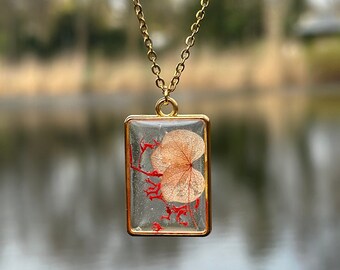 Pressed Flower Necklace, Dried Red Pressed Flower, Handmade Flower Pendant, Everyday Necklace, Unique Gift for Her, Resin Jewelry