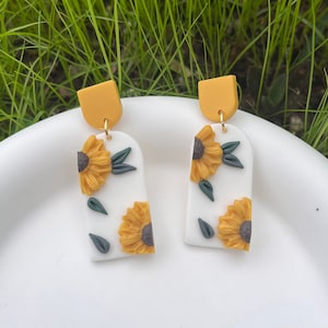 Sonnenblume Ohrringe, Sonnenblume Polymer Clay Ohrringe, Sommer Ohrringe, florale Ohrringe, Statement Blume Ohrstecker, Muttertagsgeschenk