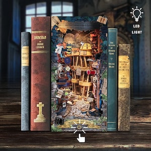 Book Nook: Magical Alley HP – Sammlung von Puzzles und Dekorationen zu Magie und Zauberei – 3D-Holzminiatur – DIY-Buchstützen-Puzzle