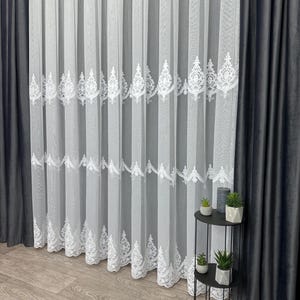 Voilages brodés floraux, luxe vintage pour votre maison, espaces de vie vintage, décoration bohème