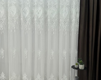 Cortina transparente de bambú bordada con tacto aterciopelado y adornos de piedras