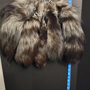 RANDOM PULL B grade 14-16&quot; silver fox tail keychain