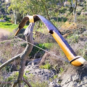 Handcrafted Stone Age Bow (Møllegabet style) / Primitive Traditional Archery