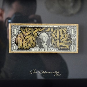 Money Wall Art, regalo aziendale di lusso fatto a mano in oro, regalo unico per lui, arte murale con cornice calligrafica con banconote da un dollaro, nuovo regalo per l'ufficio