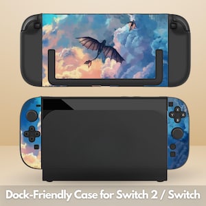 Può includere: Una custodia nera compatibile con il dock per Switch 2 / Switch. La custodia presenta un design a drago su uno sfondo di cielo nuvoloso. I controller Switch hanno un design blu e bianco. Il testo in basso recita "Dock-Friendly Case for Switch 2 / Switch."
