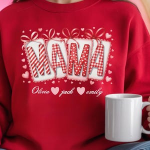 Personalized Mama Sweatshirt with Kids’ Names – Custom Mom Gift