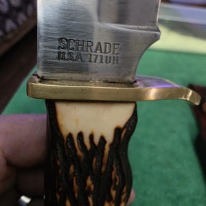 Schrade collectors 1970's No.171UH hunting knife 5-1/2", bone style handle, sharpening sanding stone & leather sheath. The knife's #35597. immagine 3