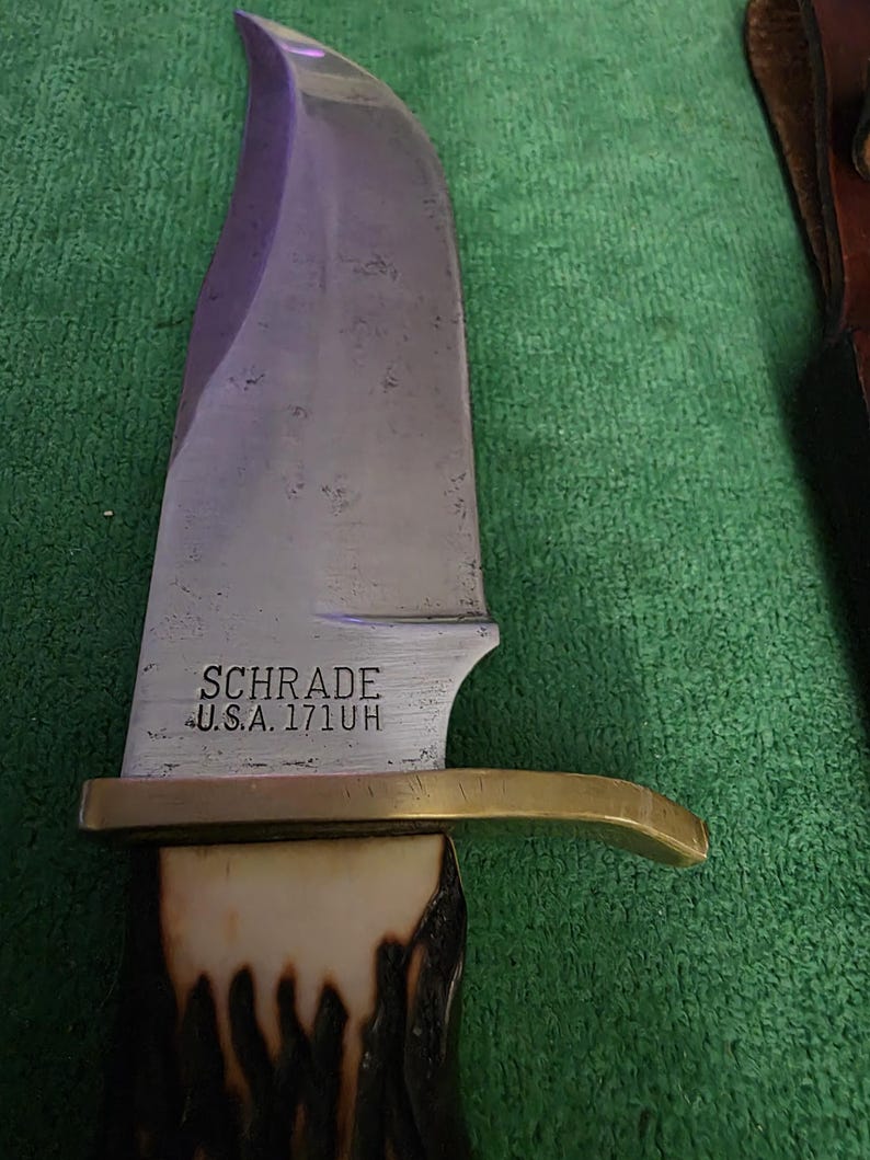 Schrade collectors 1970's No.171UH hunting knife 5-1/2", bone style handle, sharpening sanding stone & leather sheath. The knife's #35597. immagine 11